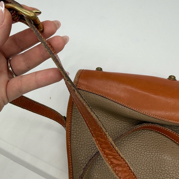 Vtg. Dooney and Bourke AWL crossbody - Picture 12 of 12